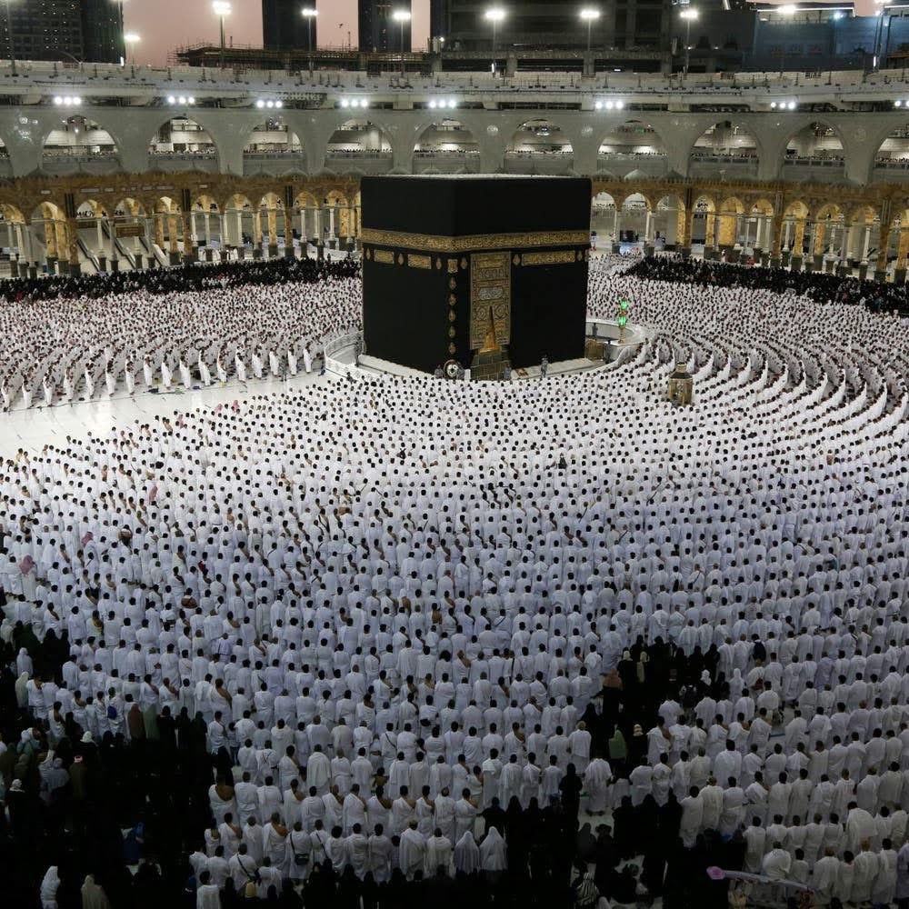 afathykhalid's tweet photo. اللهم عمرة وصلاة في حرمك وزيارة لمسجد نبيك ﷺ ❤️ https://t.co/9ZOFvSvHFQ