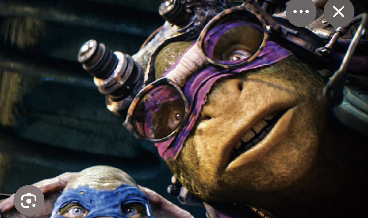 ETより似てるの見つけた #ミュータントタートルズ #KGB ＃人刺し裕