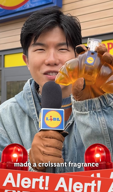 독일의 수퍼마켓 체인 리들에서 크로와상향 향수 '오 드 크로와상'을 출시하였음... (..) 후기에 따르면 아몬드 크로와상+버터향이 난다고.. 병 디자인 은근히 예쁘고 갖고 싶음 ㅋㅋㅋㅋㅋㅋㅋㅋㅋ