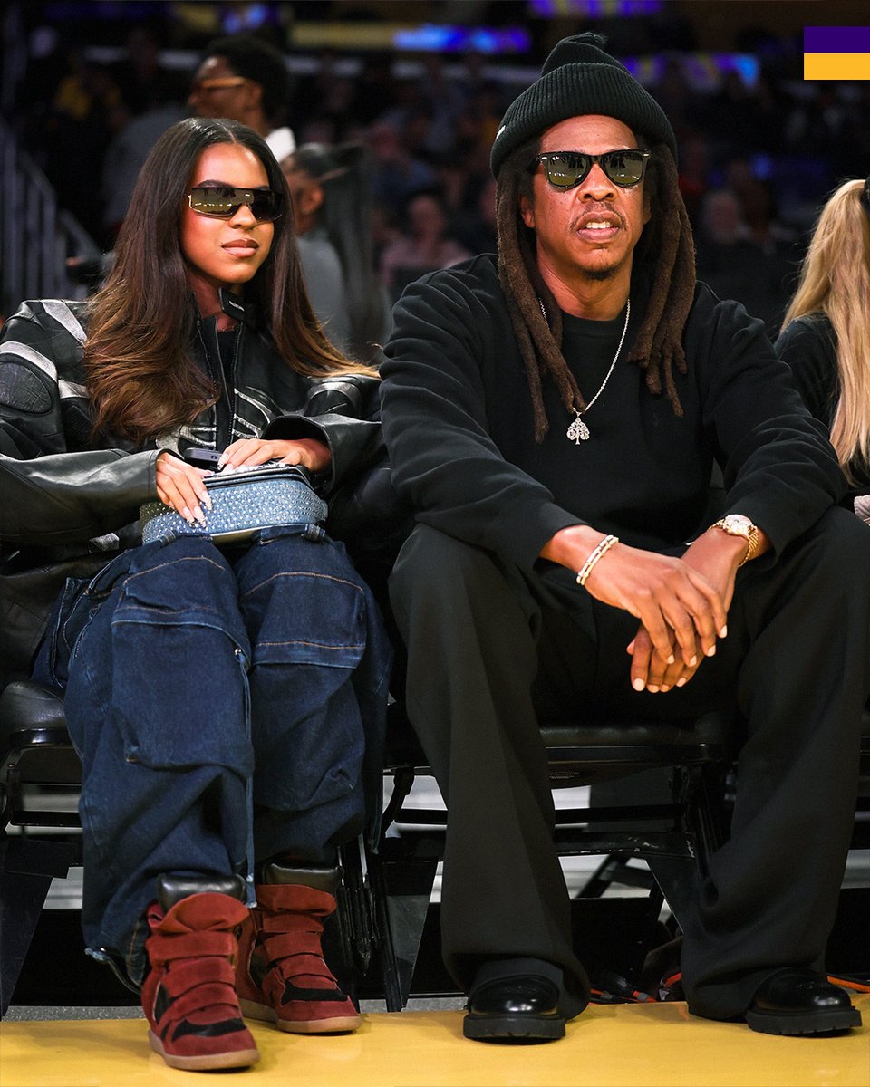 No reintroduction needed: Jay-Z & Blue Ivy courtside 💜