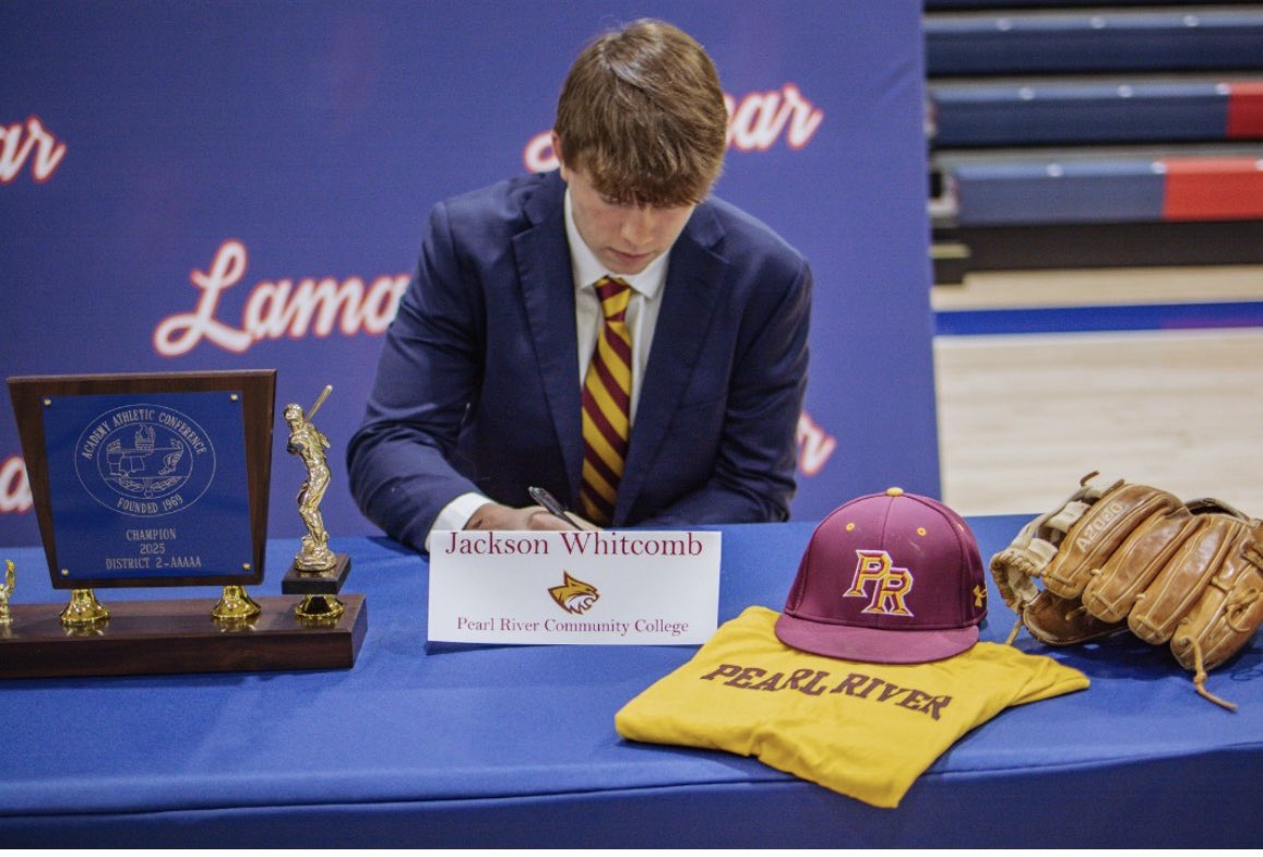 LamarRaider_BSB's tweet image. Super proud of @LukeBrady08 and @Jacksonwhitcom2 for continuing their baseball careers at @MGCCC_Baseball and @PRCC_Baseball. We are proud of you! #WeAreLamar