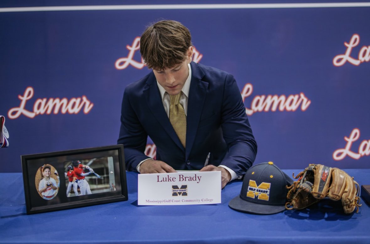 LamarRaider_BSB's tweet image. Super proud of @LukeBrady08 and @Jacksonwhitcom2 for continuing their baseball careers at @MGCCC_Baseball and @PRCC_Baseball. We are proud of you! #WeAreLamar