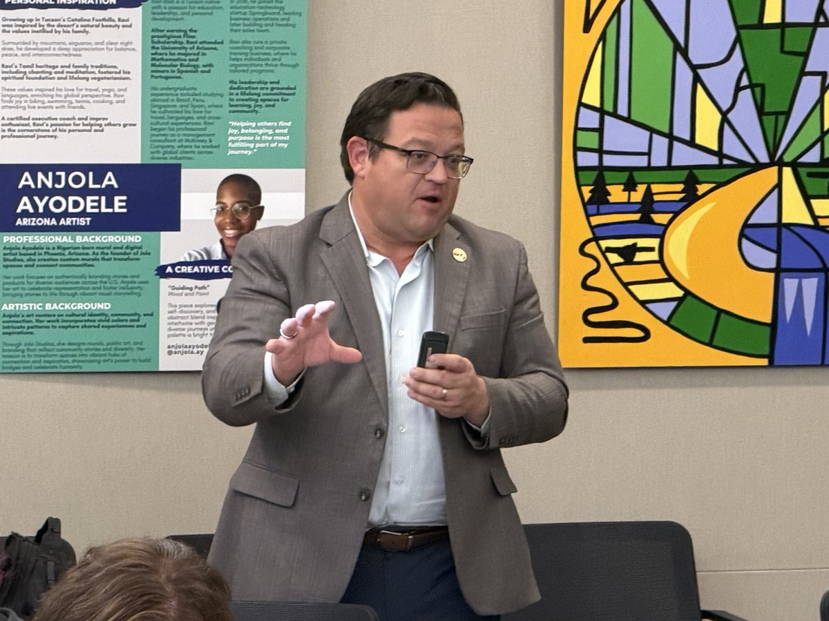 LuisOnTheBorder's tweet photo. Yesterday was the Arizona Border Congressional briefing offering the opportunity for our border communities (Douglas, Nogales and San Luis) to brief all 11 congressional offices on port of entry, highway and other critical infrastructure projects, that are... https://t.co/FXsiK9bUn7
