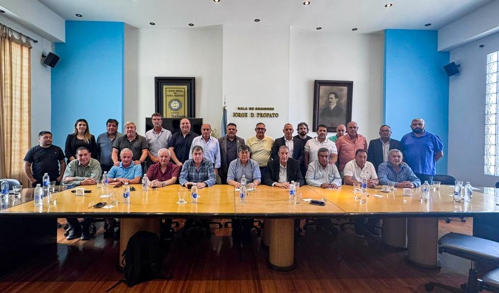 #Mensaje | Los delegados y asambleístas del #ConsejoFederal firmaron un documento de apoyo a la gestión de #Tapia y #Toviggino

Los directivos mantuvieron una reunión de trabajo donde repasaron los avances del fútbol del interior y los resultados que se vienen logrando en todo el