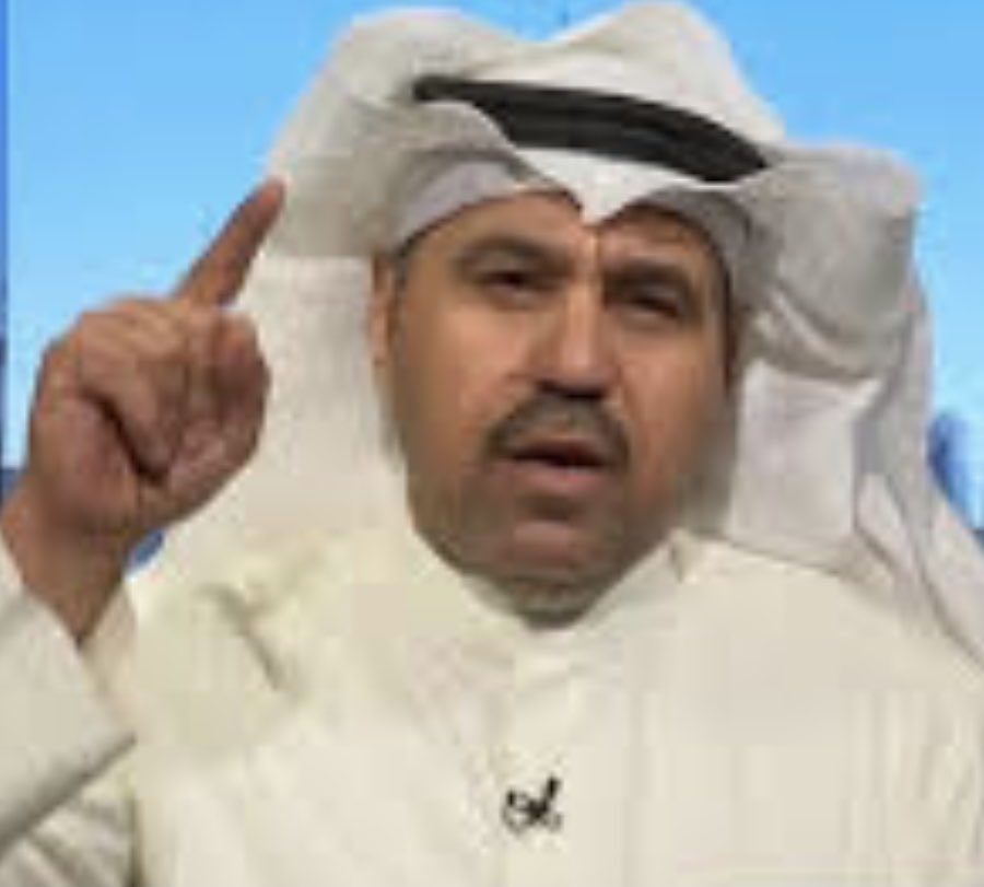 هذا الكائن اسمه فهد الشليمي .ظهر على الشاشة في غفلة من الزمن ، محلل سياسي وارد ( جبل علي ) وكل وارد جبل علي مضروب ، فهو مهرج اقرب منه محلل ، يهتم بشماغه اكثر من اهتمامه بكلامه فما ان يبدا بالحديث الا ويضع يده يتحسس الشماغ على راسه   وهكذا حتى النهاية ، يندفع في حديثه كطفل احمق ،