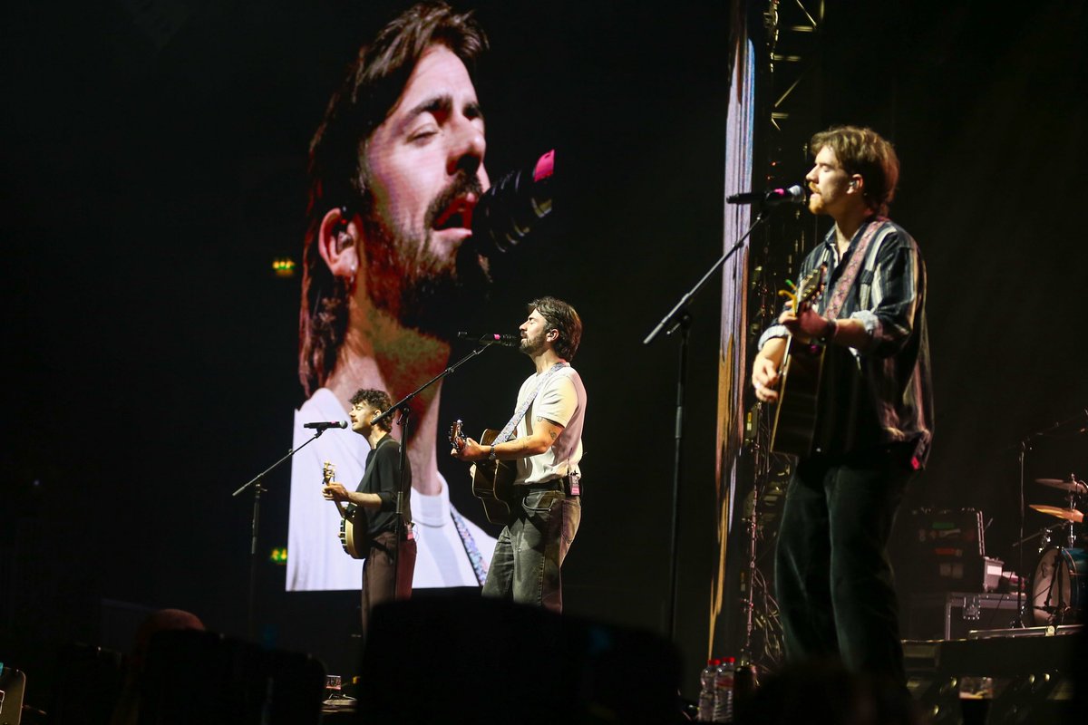 coolfm's tweet photo. It was a special night at the SSE Arena for @ambleofficial_ π πΆ π Class job lads!
πΈ Tremaine Gregg
#amble #ssearena #belfast https://t.co/Zr3A4Ius2Y
