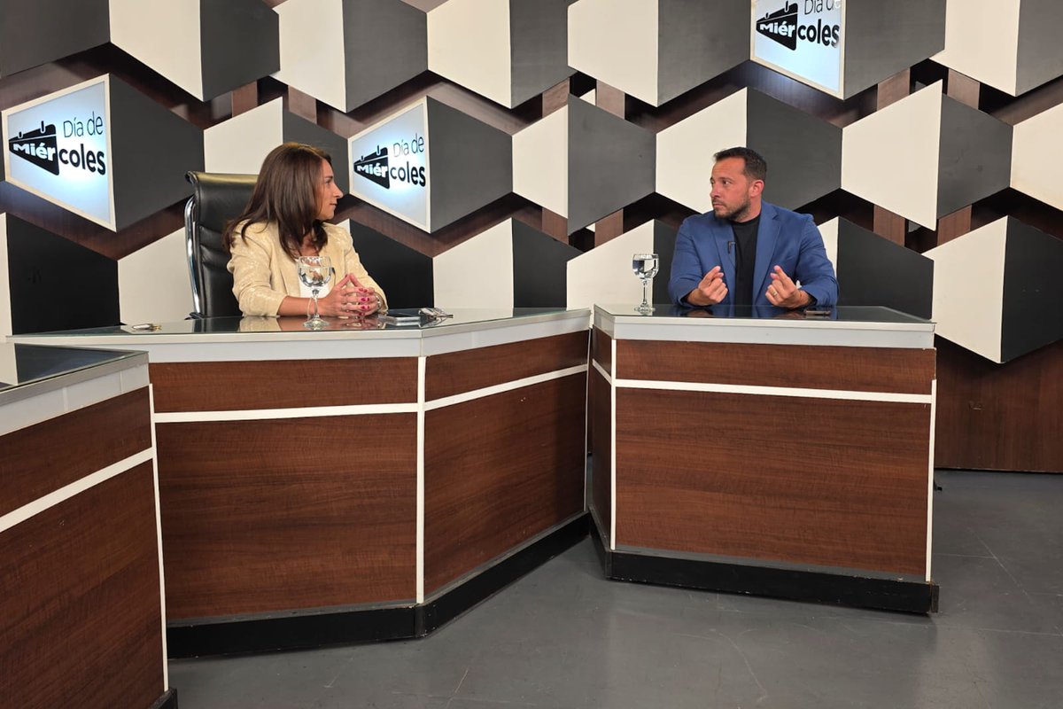 “En el puente de la gaseosa en la zona sur tenemos una cámara que controla a quienes manejan y utilizan el celular o van sin cinturón, pero detecta 1000 infracciones por día. Por ahora está en fase de prueva” <a href="/MatiasAssennato/">Matías Assennato</a>
<a href="/MonicaAbiles/">Mónica Abilés</a> <a href="/AriesFmSalta/">Aries on line</a> <a href="/SomosSaltaJujuy/">Somos Salta - Jujuy</a>