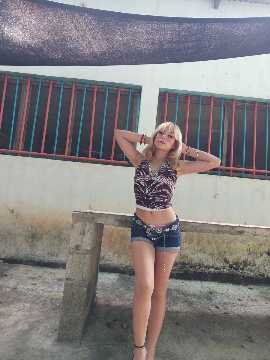 Issmeniiisa's tweet photo. Q lindo cuando pesaba 90 libras, ahora peso 120 :(((( https://t.co/NUuDrNGxGm
