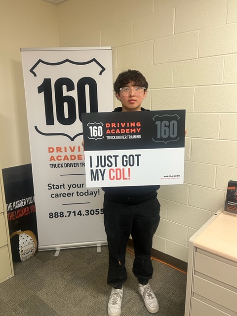 160Driving's tweet image. More Grads from 160 Driving Academy - Prospect Heights. Keep it up!

#cdl #160drivingacademy