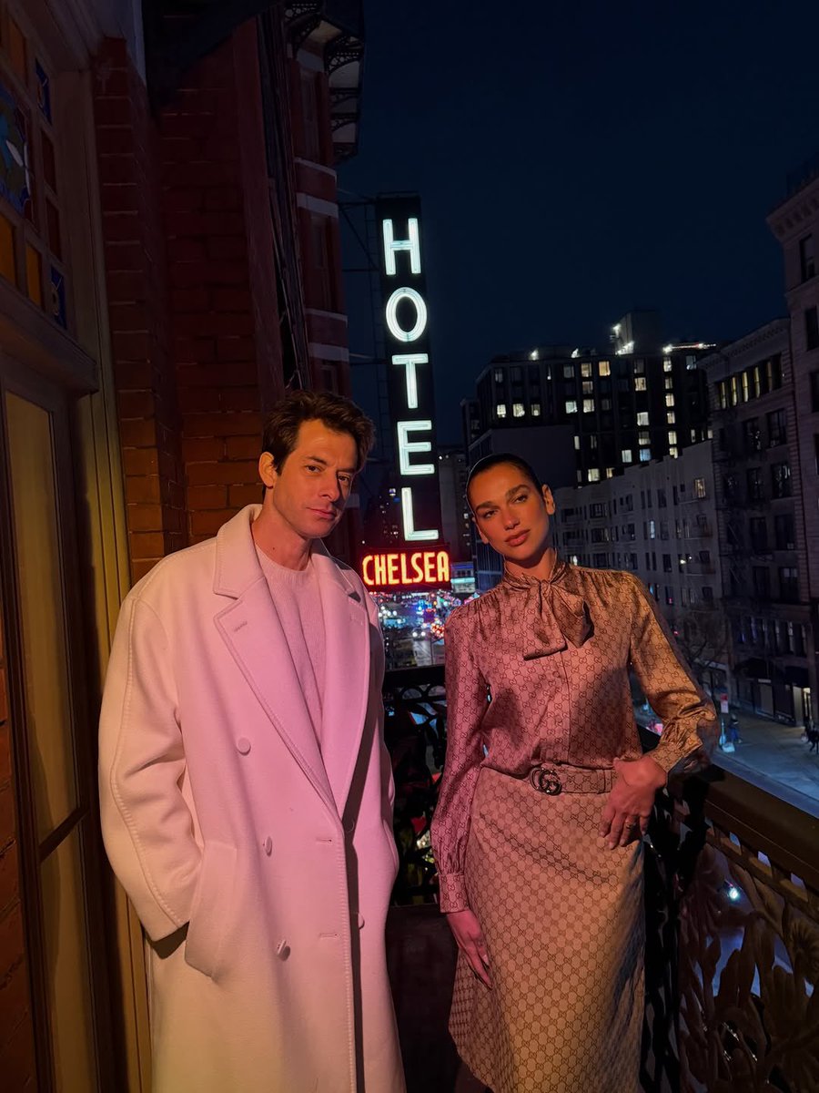 DUA LIPA tweet media