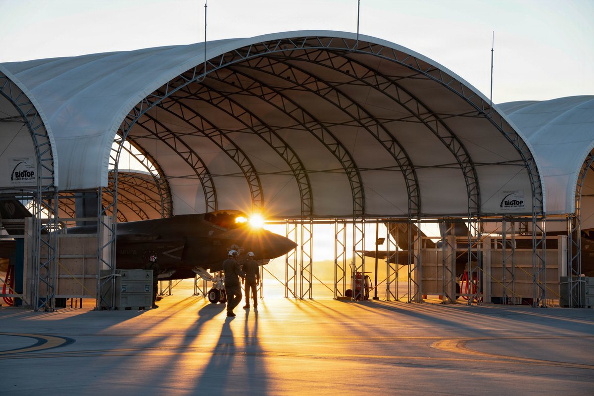 PacificMarines's tweet photo. Blink and you'll miss it 👀
#PacificMarines take flight with #F35C Lightning II aircraft assigned to #VMFA311, #MAG11, @3rdmaw from @MCASMiramarCA to Sacramento Mather Airport, California, Dec. 9, 2025.
📸: SSgt. Fatima Degadillo | @USMC
#Flightops #F35 #fighterjet #sacremento https://t.co/9JuR2zIU5K