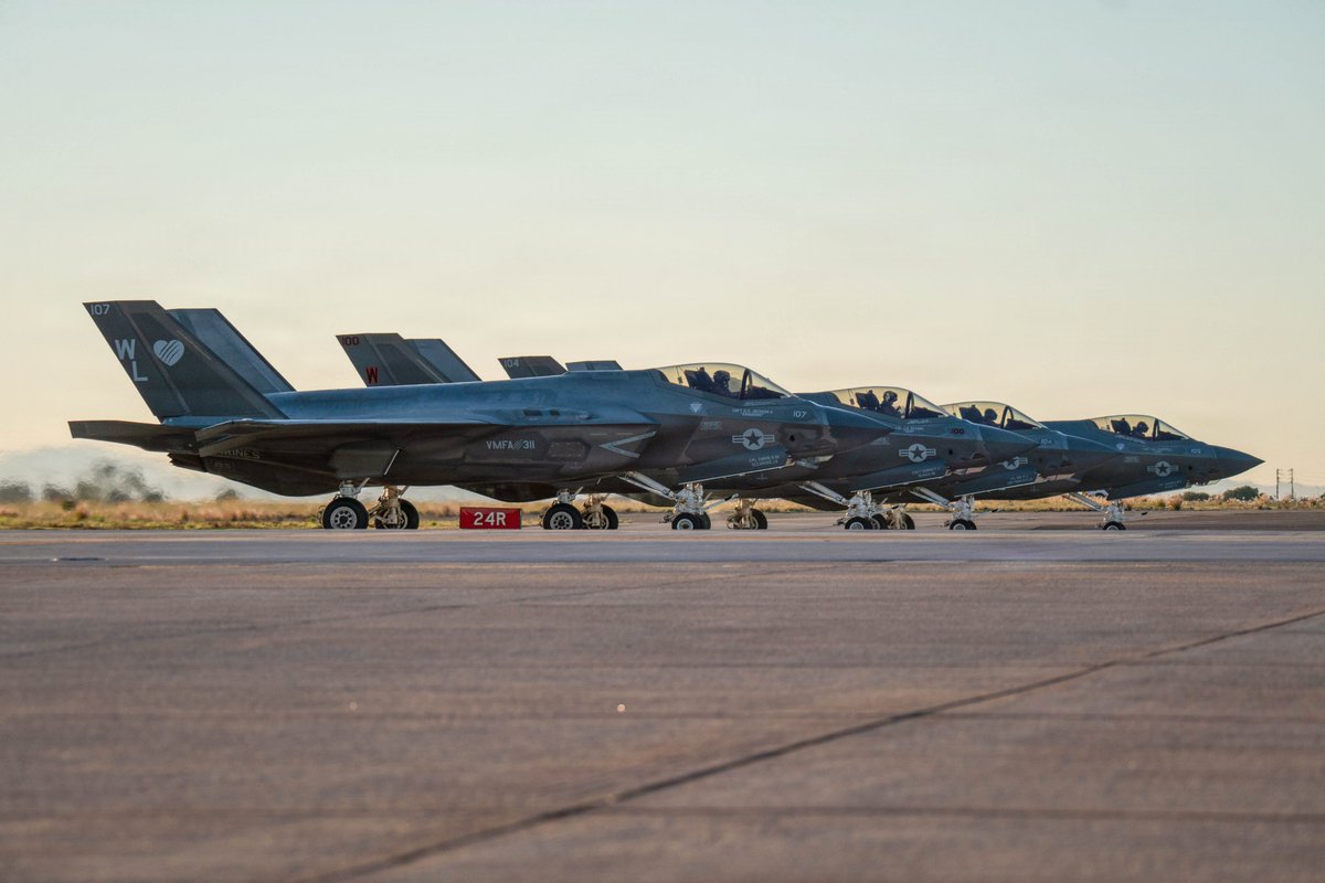 PacificMarines's tweet photo. Blink and you'll miss it 👀
#PacificMarines take flight with #F35C Lightning II aircraft assigned to #VMFA311, #MAG11, @3rdmaw from @MCASMiramarCA to Sacramento Mather Airport, California, Dec. 9, 2025.
📸: SSgt. Fatima Degadillo | @USMC
#Flightops #F35 #fighterjet #sacremento https://t.co/9JuR2zIU5K