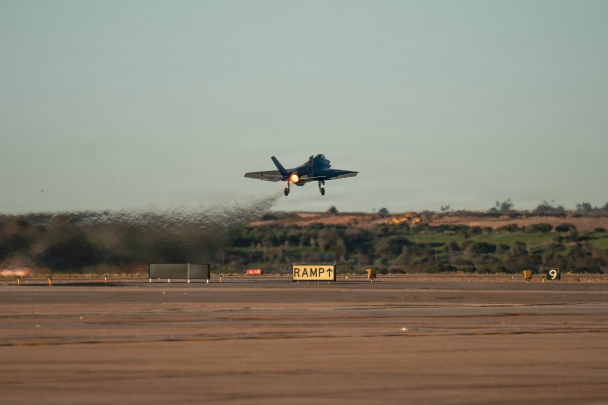 PacificMarines's tweet photo. Blink and you'll miss it 👀
#PacificMarines take flight with #F35C Lightning II aircraft assigned to #VMFA311, #MAG11, @3rdmaw from @MCASMiramarCA to Sacramento Mather Airport, California, Dec. 9, 2025.
📸: SSgt. Fatima Degadillo | @USMC
#Flightops #F35 #fighterjet #sacremento https://t.co/9JuR2zIU5K