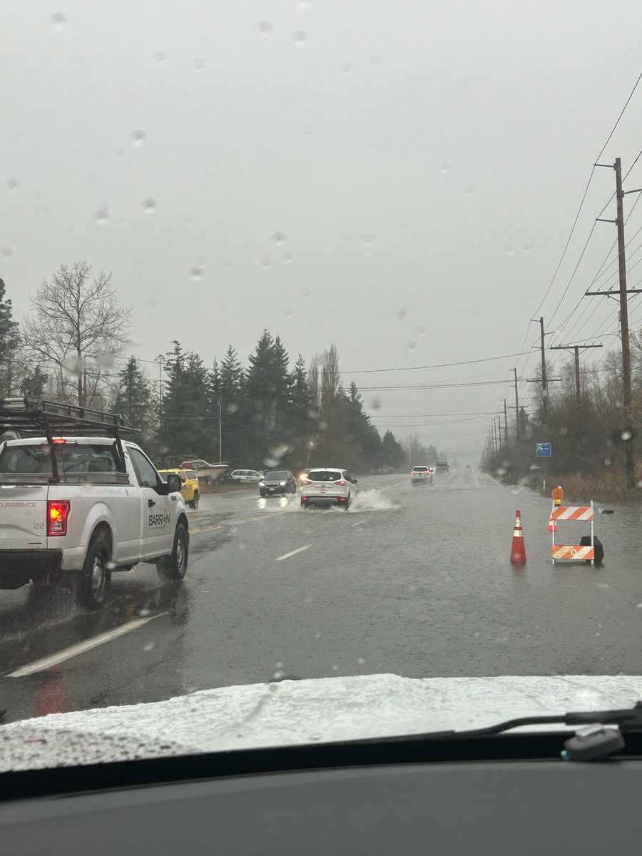 wspd7pio's tweet image. #WhatcomCounty Here is a closer look at the water over the roadway SR 539 at Kelly Rd. 

Reminder: if a road is closed or flooded, don’t drive through it. Cars aren’t waterproof… no matter the horsepower.

Stay safe - turn around, don’t test your “float ability.”

#SafetyFirst