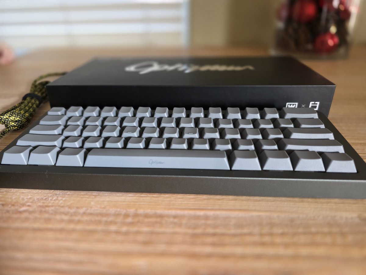 divine 🌙 tweet media