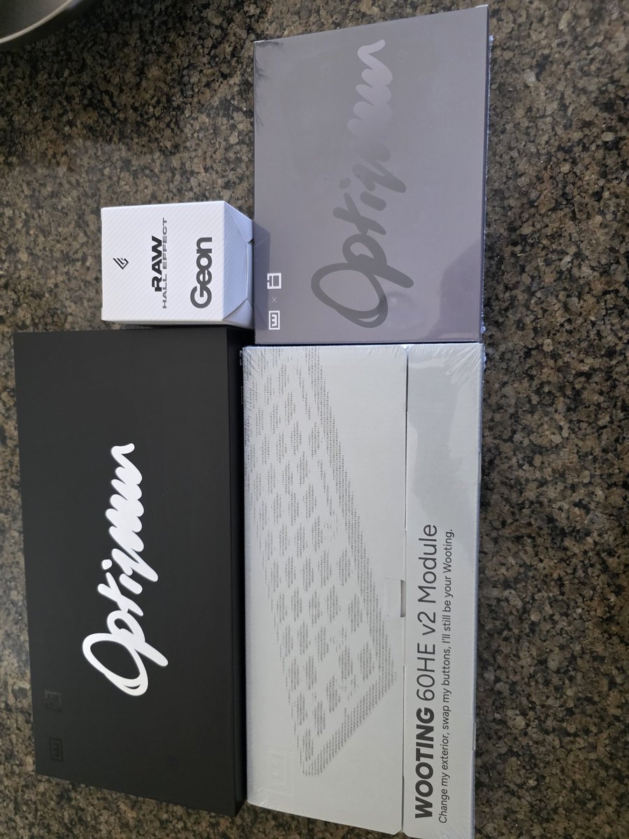 divine 🌙 tweet media