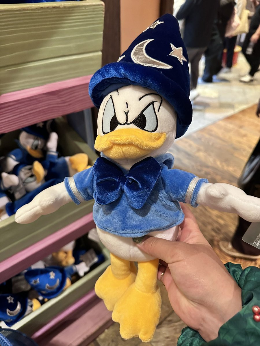 そういえば フィルハーマジックの ソーサラードナルドのぬいぐるみと