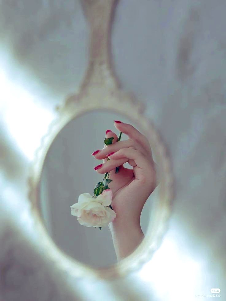 .
.
.
من #عرفته مافرحت الا معاه
هو لي #دنيا وأكثر من حبيبّ💜
 .
.
.
.