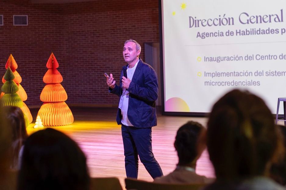 🙌🏻 Participé del último gabinete ampliado del año: un espacio para hacer balance y reconocer el #trabajo de todos los #equipos.

💡 Desde la Agencia de Habilidades para el Futuro, llevamos más #formación y #oportunidades para que #los vecinos proyecten su #futuro.