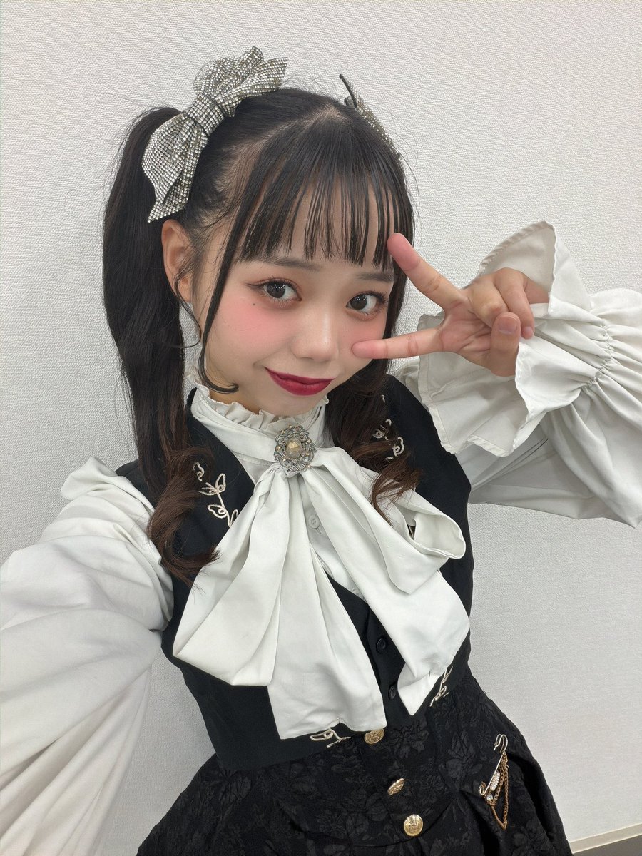 おはよ〜‼︎😤❤️‍🔥 今日はこちら💁🏻‍♀️ 最近平日の夜のライブ