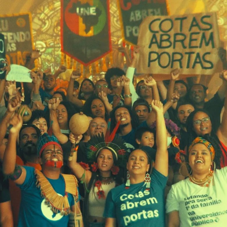 sboficial's tweet photo. 🇧🇷 Assembleia Legislativa de Santa Catarina aprova o fim das cotas raciais em universidades estaduais e instituições que recebem verbas do estado. https://t.co/AsOjIY1X82