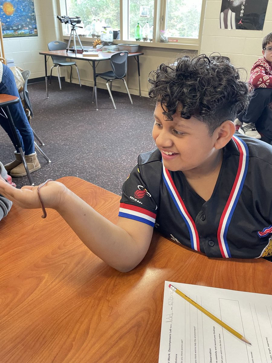 Worms and decomposers are very important! Love some slimy hands on learning <a href="/CatawbaTrail/">Catawba Trail Colts</a> <a href="/RichlandTwo/">Richland School District Two</a>