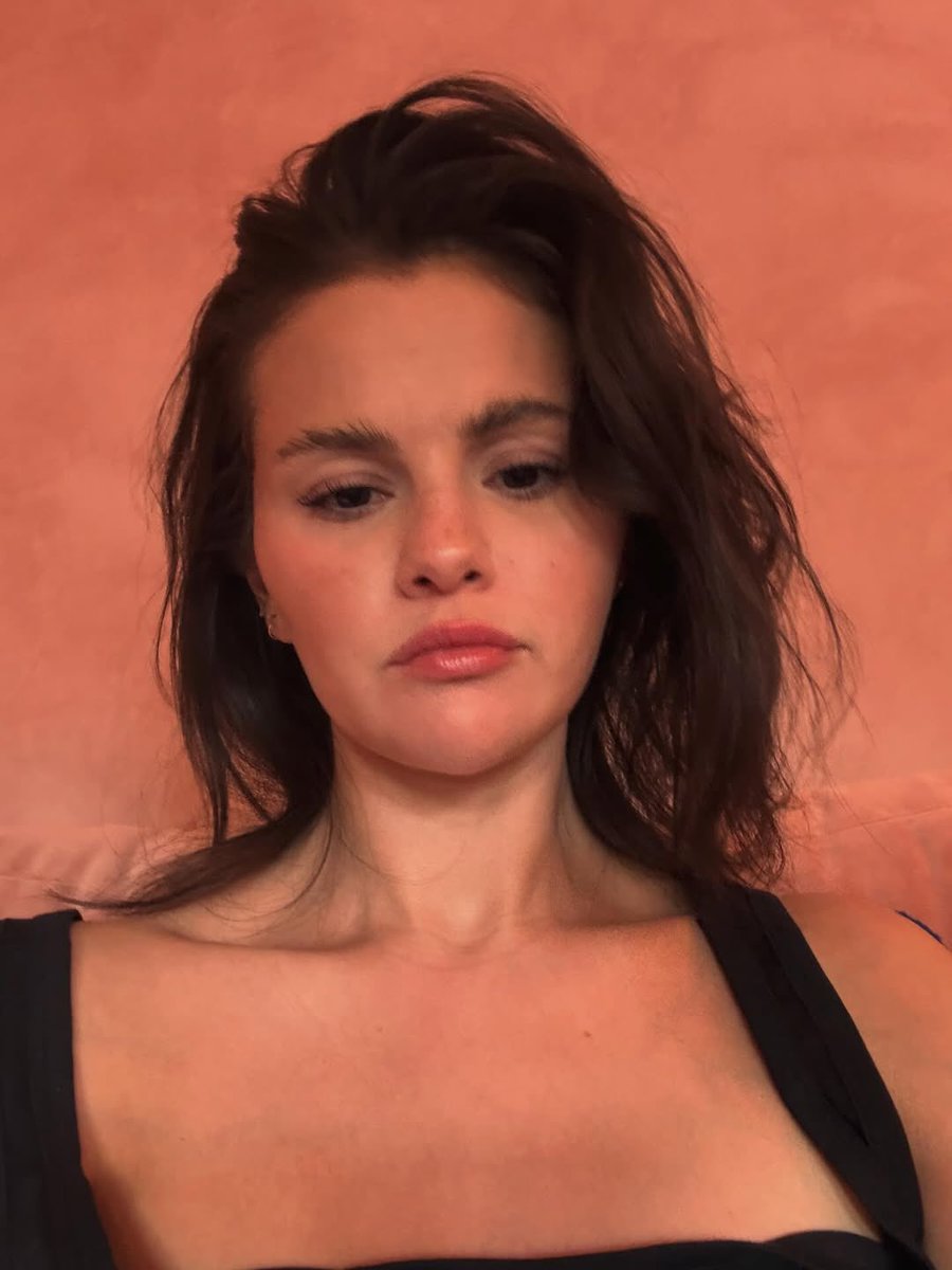 SELENA GOMEZ!