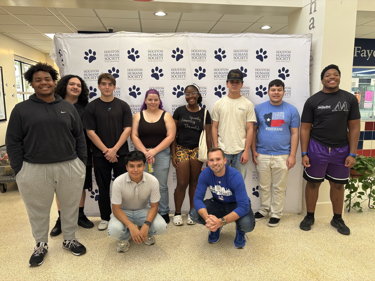 KDG313's tweet photo. Teaching FYS at HCU this past semester has been an amazing experience! 

Beyond blessed to have the opportunity to mentor these young adults in their first semester of higher ed post high school.

Truly lucked out with this group! They made it all too easy #DawgsUp 🐾 https://t.co/x3KVHKf9hz