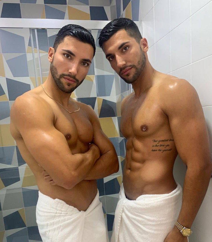 Shower cuddles anyone?