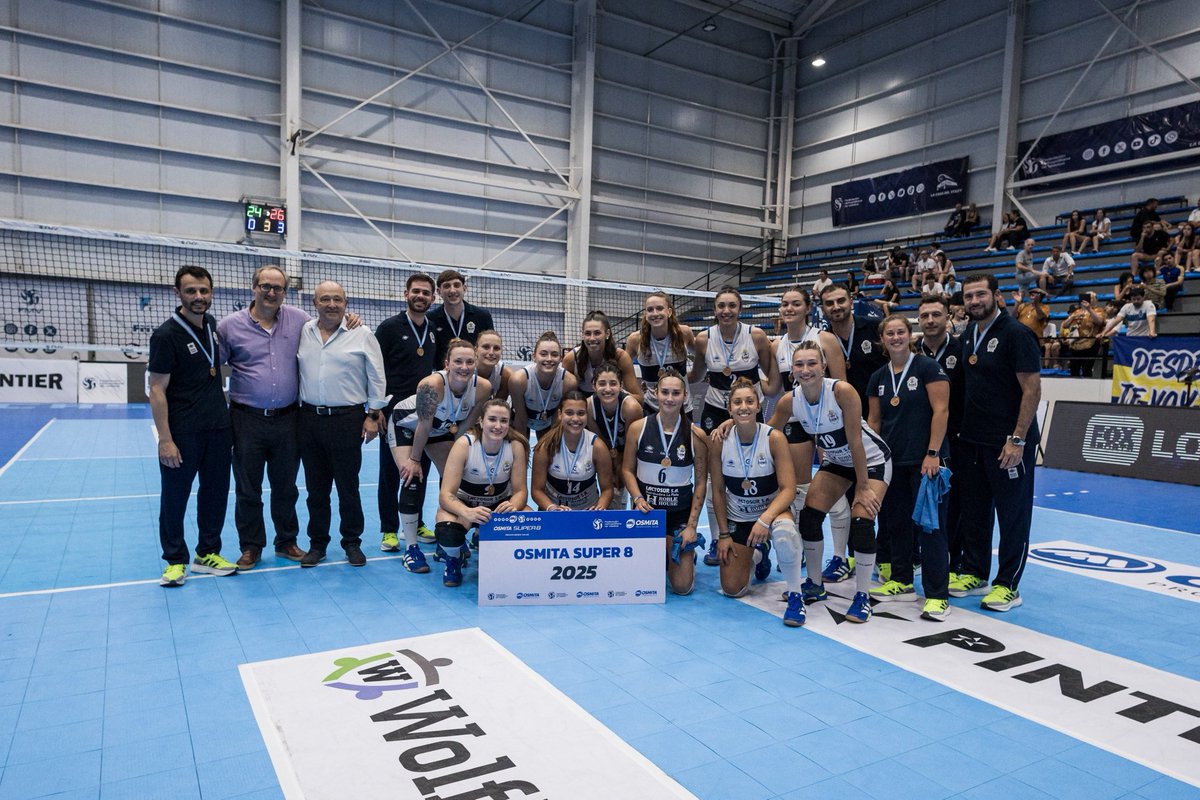 🐺 Las Lobas se llevaron el partido en sets corridos y se quedaron con el tercer puesto del OSMITA Super 8.

👉 Gimnasia 3-0 Ferro
25-22, 25-21, 26-24

🔥 ¡Lo viviste por FOX Sports!