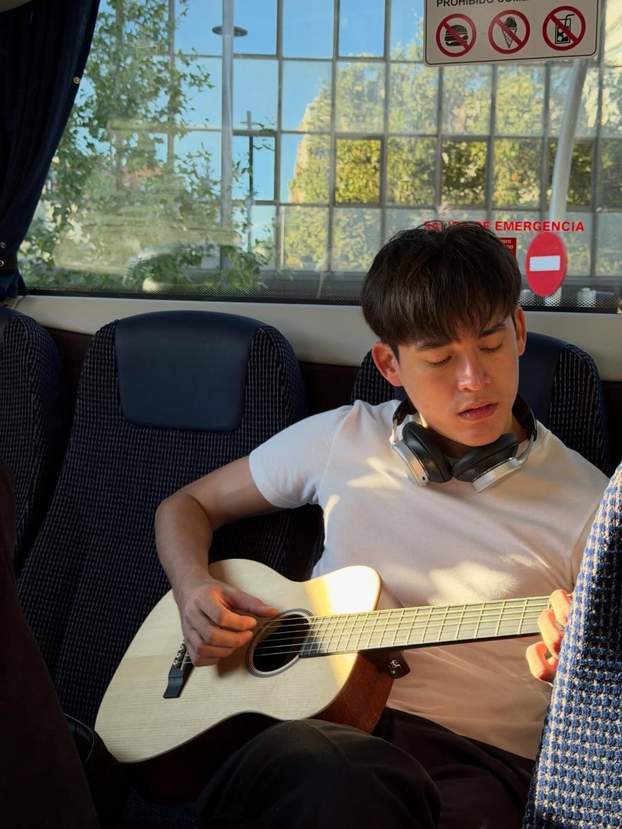 GAWINCASKEY_FC's tweet image. { 11.12.25 }
📸 IG post : taninnat.tj

🎧🔆

#GawinCaskey