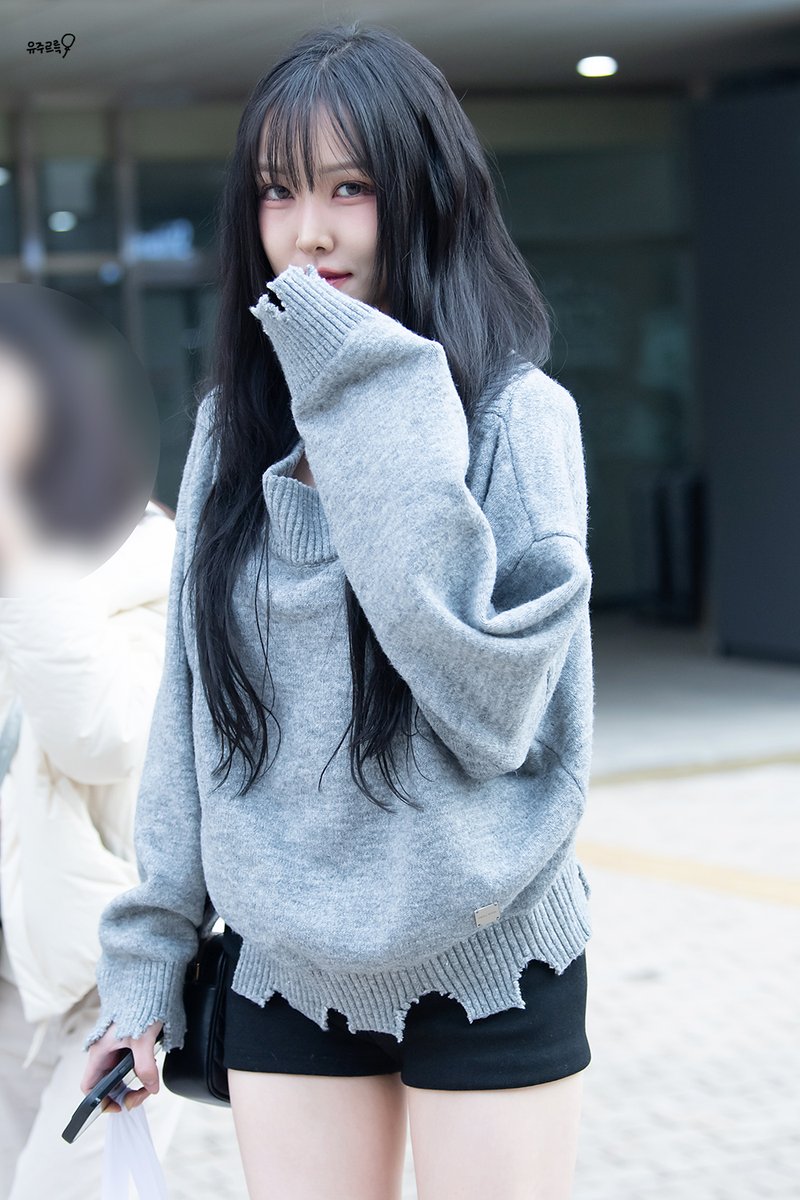 251210 출근

💙

#유주 #YUJU #최유나 #망망

🐶971004-yuju.tistory.com/487
