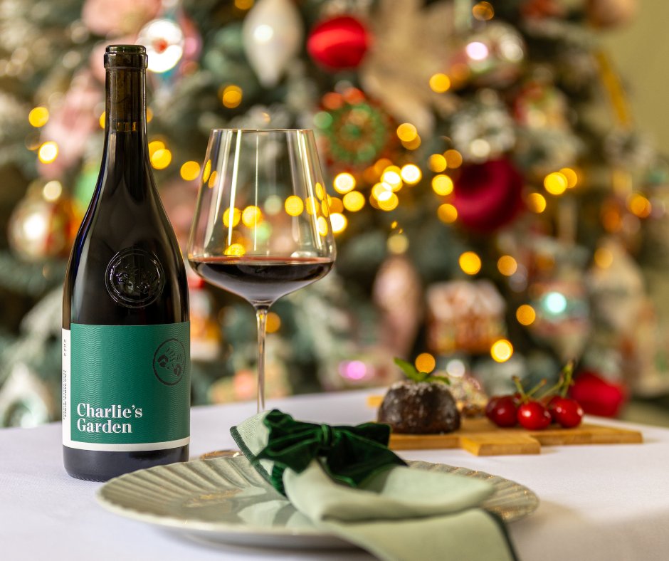 Warmest Christmas wishes from all of us at Two Hands. May your festive season be filled with joyful gatherings, and that perfect bottle of wine shared with the people you love.

Thank you for raising a glass with us this year, Merry Christmas and Happy New Year! 🎄🍾