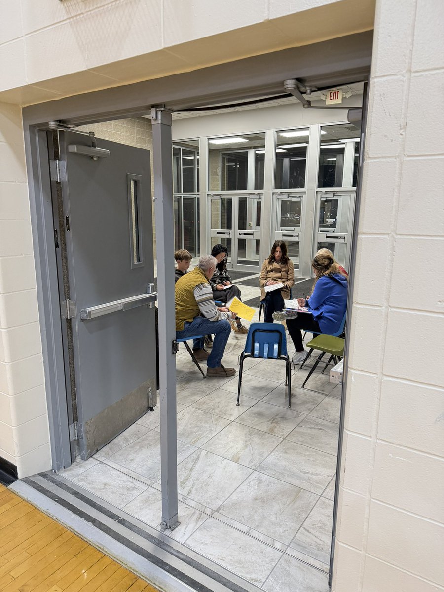 OGHOOPS's tweet image. Our Wednesday night annual tradition continues…parents and family show/come to practice to say a Holy Rosary for our team. ✝️ 🏀 We appreciate you!
