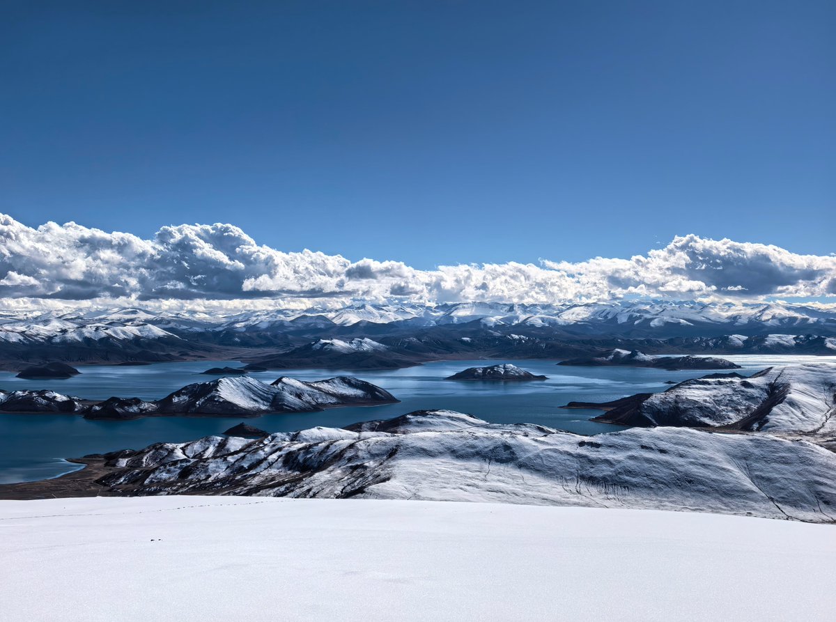 solacegrave's tweet image. ️ ️
This was at Mt. Kula Kangri, Tibet. 𝘠𝘦𝘴, I'm obsessed with cameras and taking pictures of anything in front of my eyes. 
️ ️