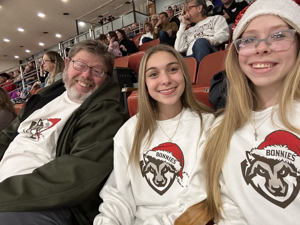 AralynJ515's tweet photo. #SenecaWins @SenecaAllegany #GoBonnies @BonniesMBB  #BonaProudBonaLoud
#Bonnies #LivingOnAPrayer #UNFURL @SBUnfurle https://t.co/F16TWBG9D6