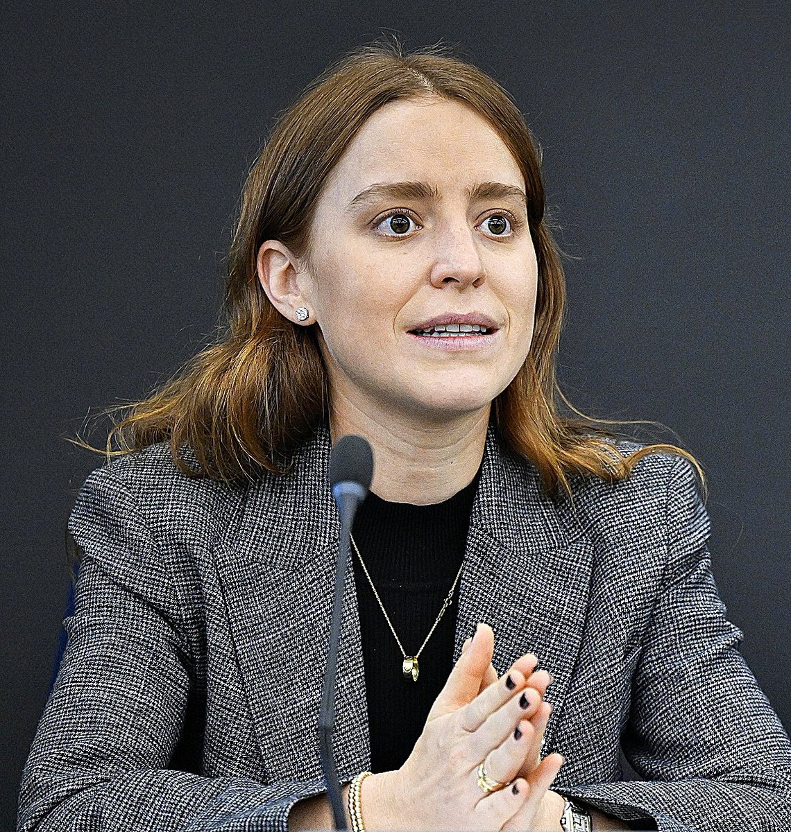 Escuchando a la hija de María Corina Machado la brillante joven Ana Corina Sosa me quedó claro que Venezuela tiene futuro y que si no sacamos al Petrismo nosostros vamos al abismo 

Joven de Izquierda.          //.  Jóven de Derecha