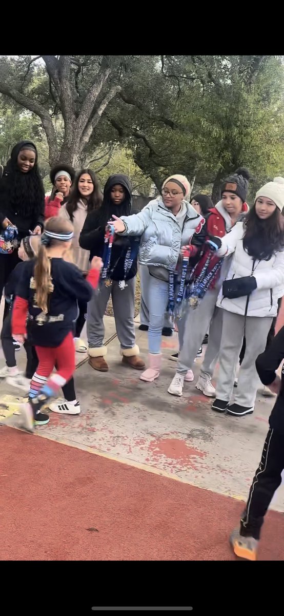 Our team volunteered at the Flapjack Run this past Saturday! So much fun! 🥞🏃🏾‍♀️🏃🏼<a href="/ClearBrookHS/">Clear Brook HS</a> <a href="/FriendswoodCity/">City of Friendswood</a>