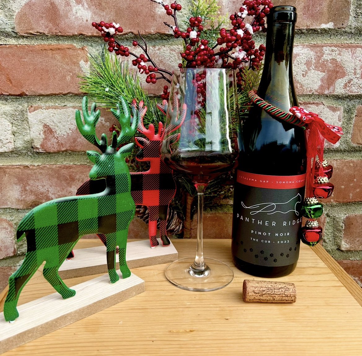 _drazzari's tweet image. #WineWednesday, holiday season edition, with a 2023 Panther Ridge “The Cub” pinot noir the @PetalumaGap. There is a nose of blueberry, cocoa and wet rock with tastes of black cherry, cardamom and pomegranate. The Cub is the newest Panther Ridge Pinot Noir blend. Cheers.