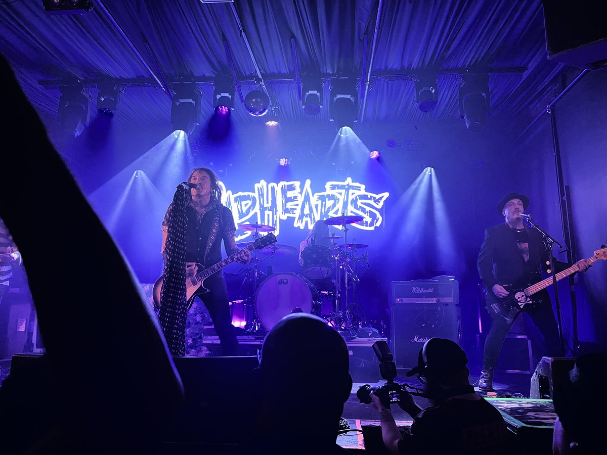 somewhatsane's tweet photo. The Wildhearts, Concorde 2, Brighton Wednesday 10 December

#thewildhearts #gingerwildheart https://t.co/z1Y9ea6uvo