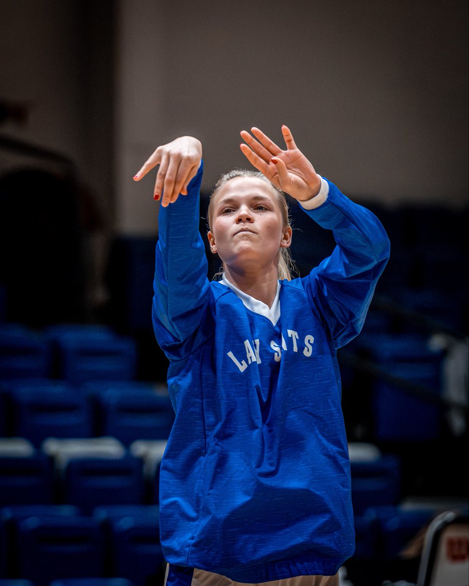 UNGWBB's tweet photo. THE SAINTS GET A DUB IN MEMORIAL ONCE AGAIN 🏀🚨

Saints: 88
Cougars: 81

@UNG_Nighthawks https://t.co/c3cSvSTQJV