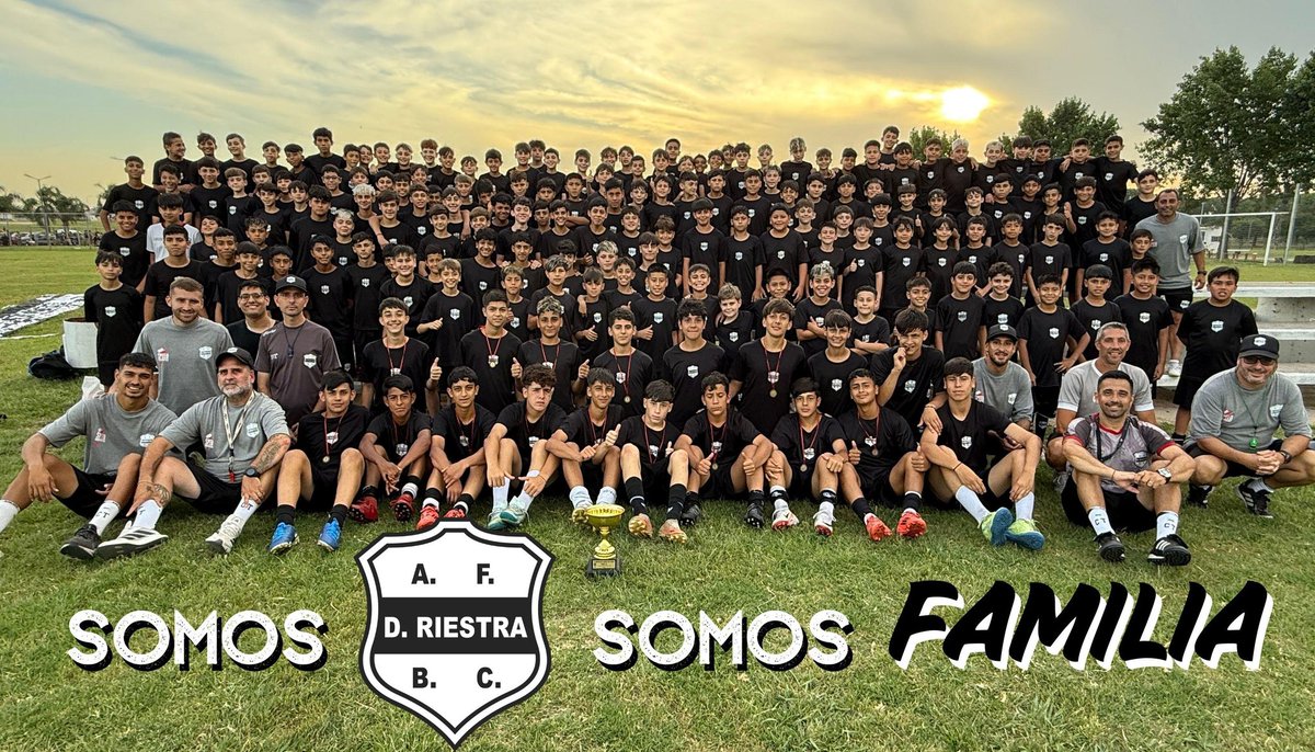 jonyventrice's tweet photo. Infantiles de Deportivo Riestra 2025⚪⚫⚽

#futbolinfantil #futbolformativo
@SABADOGOL @prensariestra https://t.co/RzeVXwlPyq