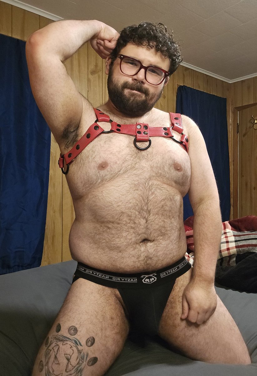 Curlysind's tweet photo. My under-outfit for karaoke tonight. https://t.co/XquktqBkT0