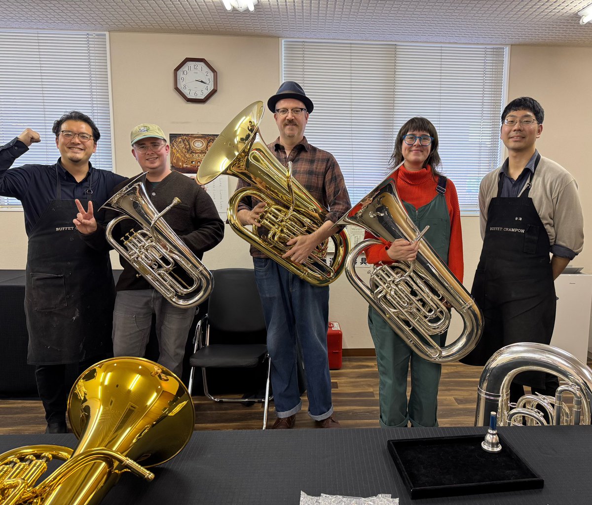 shota_tuba's tweet photo. Gideon Jucksさん
@NerimaTeaClub 
@Music4Isolation 
と
Dopey Monkey 
のお二人がご来社されました！

12/12(金) 大阪公演
12/13(土)神戸公演
がございます！！

彼らの素晴らしい音楽を聴きに行きましょう‼️✨ https://t.co/TUBX4IKN7u