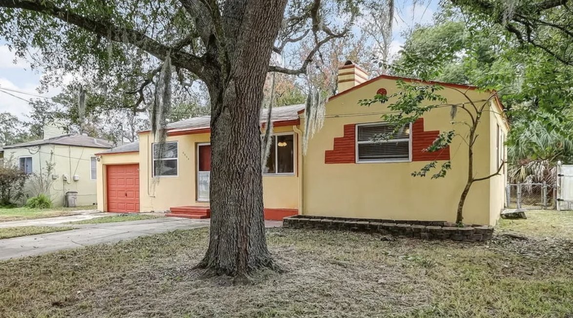 oldhouseunder50's tweet image. $120,000
Two bedrooms, one bathroom, and 1,018 square feet of living space, this #Florida #ranch style #home has the potential to easily convert into a 3-bedroom residence. oldhousesunder50k.com/c-1941-florida…