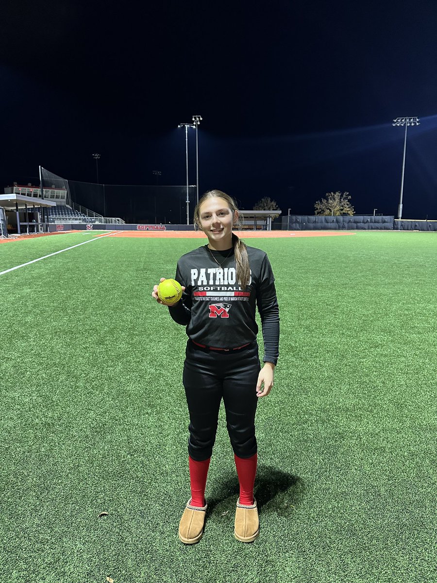 madelyn_hamrick's tweet photo. I hit my first homerun tonight in my school ball scrimmage!! Yeah it may have been a scrimmage but still super pumped about it! Can’t wait for szn! 💙❤️🥎I think @QD___6 may have known it was gone.😂 @xtremedemarini @SBRRetweets @SoftballDown @ExtraInningSB https://t.co/wrgAL1vB3n