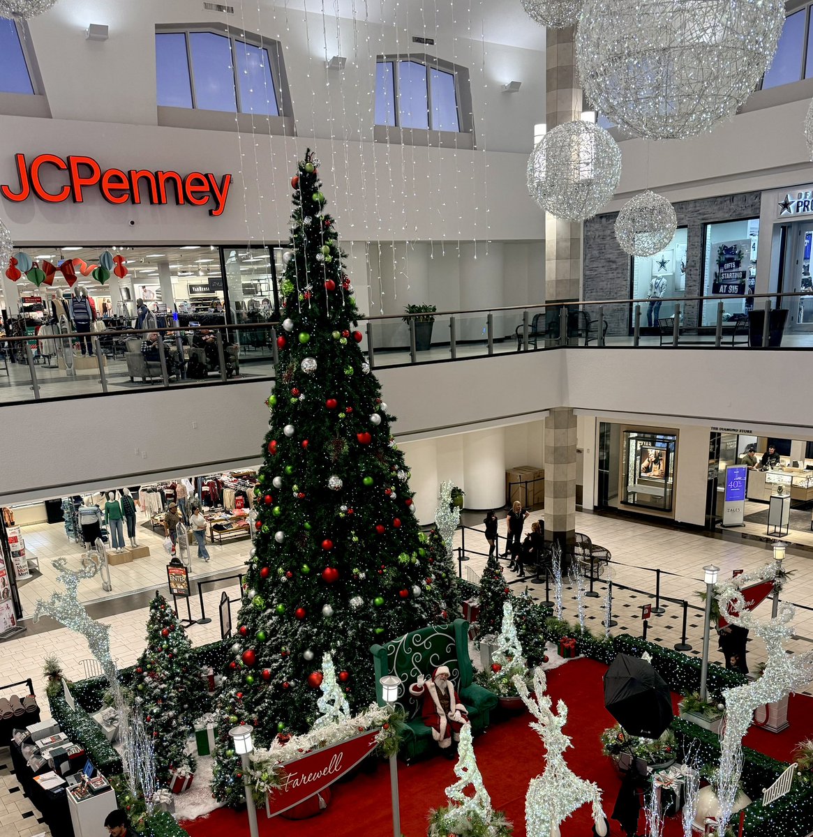 CarlosMM_22's tweet photo. Santa said Hi 👋🏻🎅🏻🎄 https://t.co/ew2uRXflT6