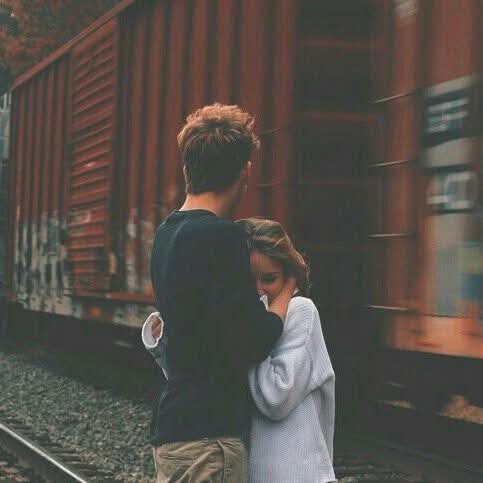 உங்களுக்கு
நெருக்கமானவர்களின்
இடைவெளிகளை 
நிரப்பி விடாதீர்கள்

தூரம் அன்பின் 
தவிர்க்க முடியாத
அடையாளமாகும்...