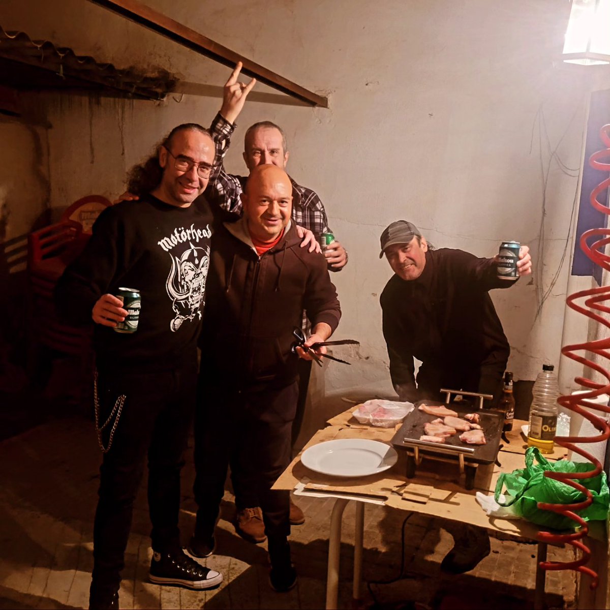 OlayerPeter's tweet image. Hay que darse un buen homenaje, de vez en cuando... 🤟🏻🤘🏻 ミ★𝘗𝘦𝘵𝘦𝘳 𝘖𝘭𝘢𝘺𝘦𝘳★彡