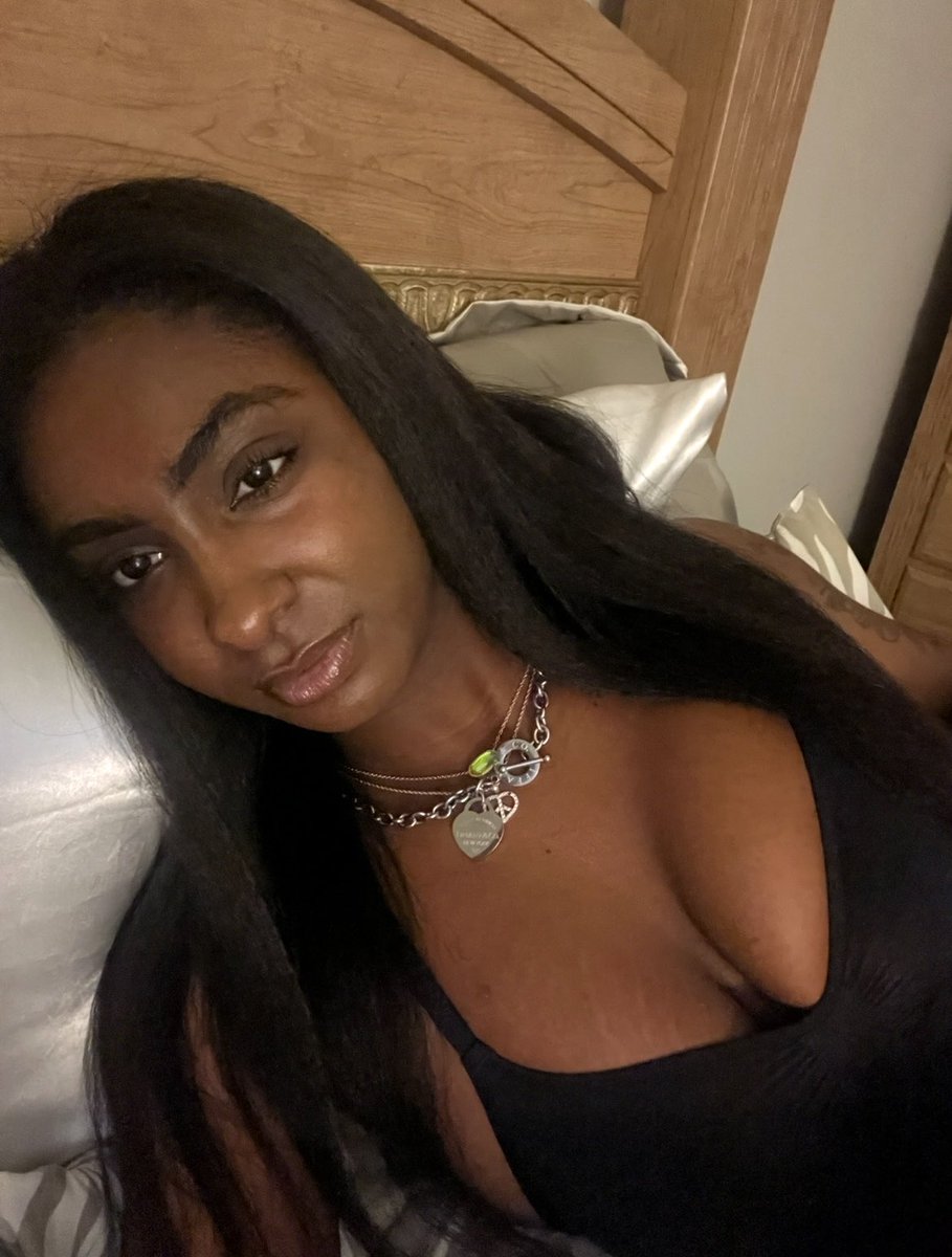 aundaria's tweet image. pics from my bed.